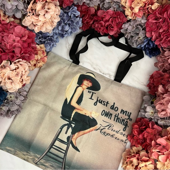 Eco-Friendly Audrey Hepburn Folding Tote Bag - Picture 4 of 15